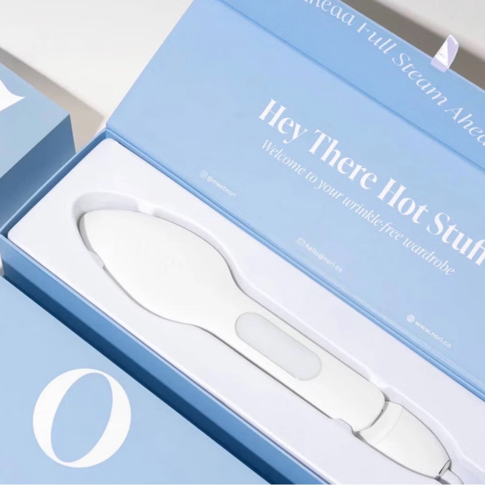 Noname White Steam Brush - Portable Fabric Steamer